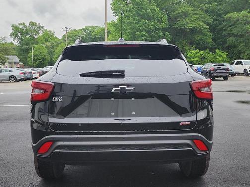 Mosaic Black Metallic 2026 Chevrolet Trax 2RS