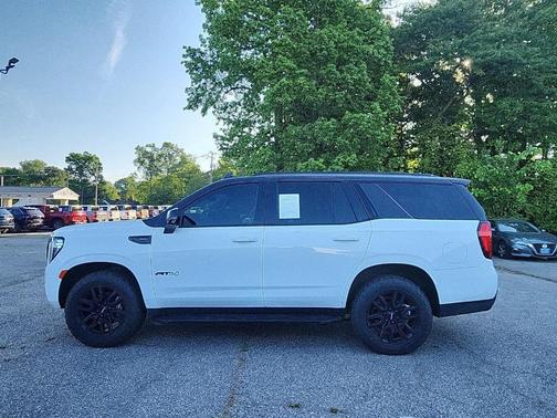 Summit White 2021 GMC Yukon AT4