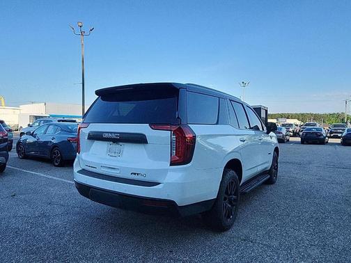 Summit White 2021 GMC Yukon AT4