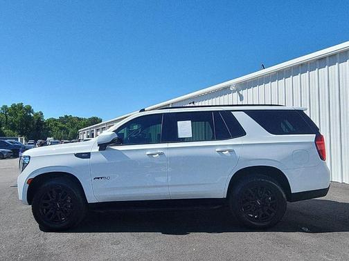 Summit White 2021 GMC Yukon AT4