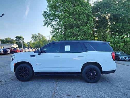 Summit White 2021 GMC Yukon AT4