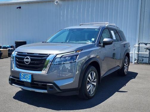 Gun Metallic 2025 Nissan Pathfinder SL