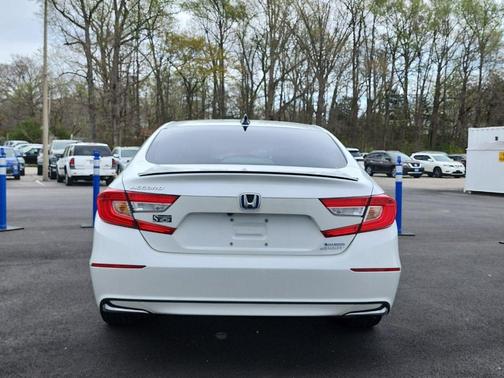 Platinum White Pearl 2022 Honda Accord Hybrid Sport