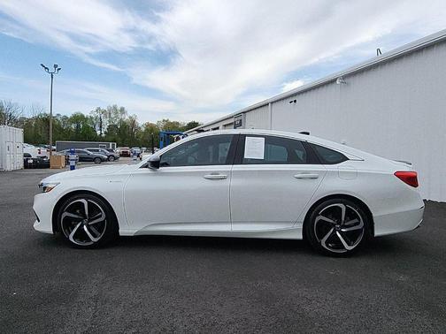 Platinum White Pearl 2022 Honda Accord Hybrid Sport