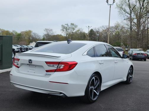 Platinum White Pearl 2022 Honda Accord Hybrid Sport