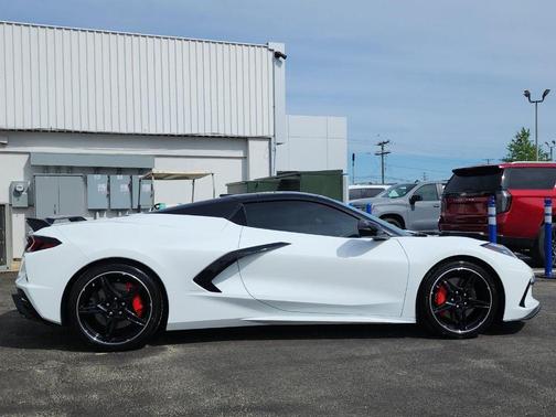 Arctic White 2023 Chevrolet Corvette Stingray w/3LT