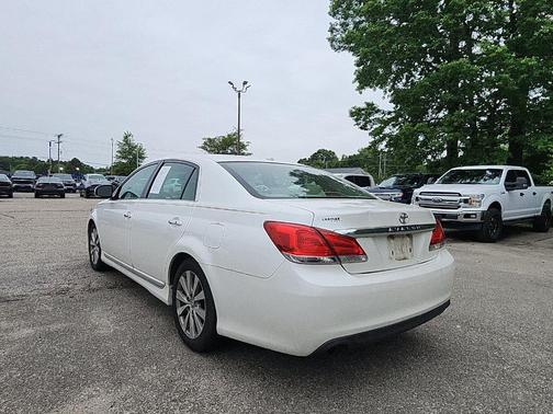 Blizzard Pearl 2011 Toyota Avalon Limited