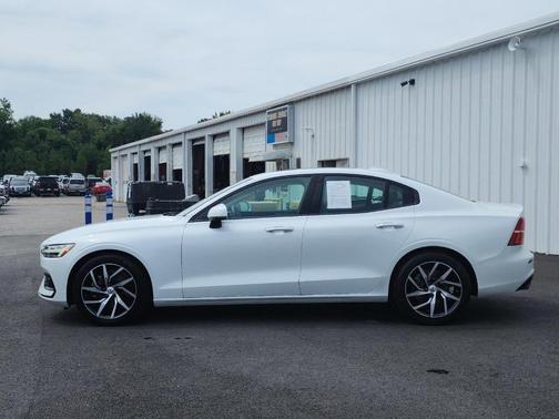 Crystal White Pearl Metallic 2020 Volvo S60 T5 Momentum