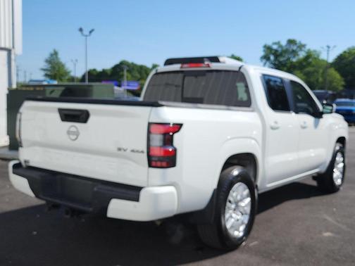 Glacier White 2023 Nissan Frontier SV