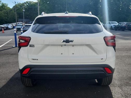 Summit White 2026 Chevrolet Trax LT