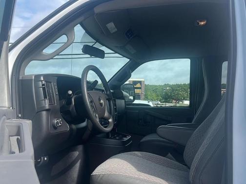 2024 Chevrolet Express 3500 LS