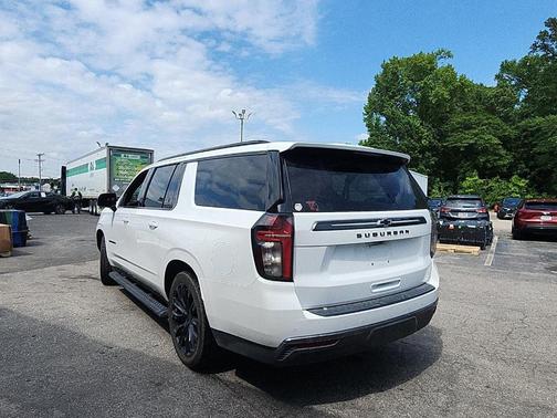 Summit White 2022 Chevrolet Suburban Z71