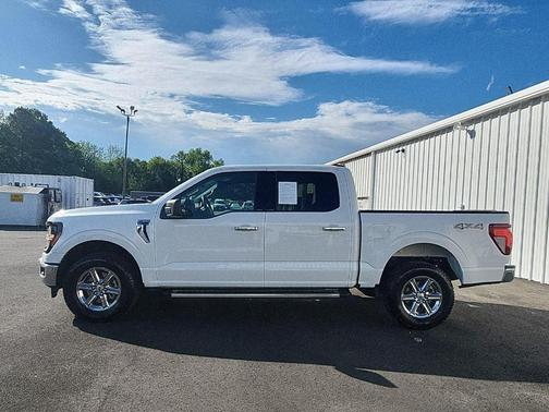 Oxford White 2025 Ford F-150 XLT