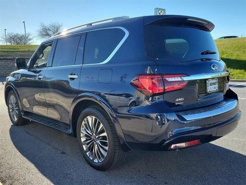 Photo 4 of 32 of 2021 INFINITI QX80 SENSORY