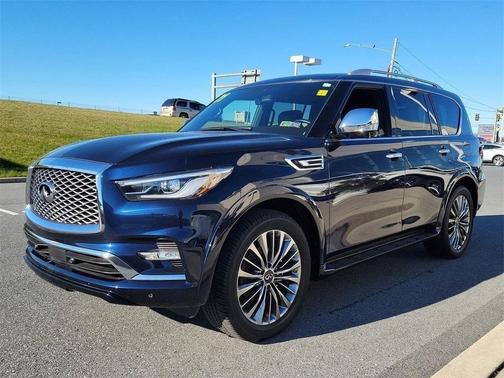 Photo 3 of 32 of 2021 INFINITI QX80 SENSORY