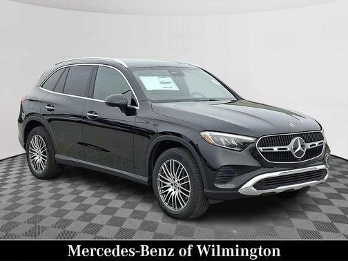 Obsidian Black Metallic 2026 Mercedes-Benz GLC 300 Base 4MATIC