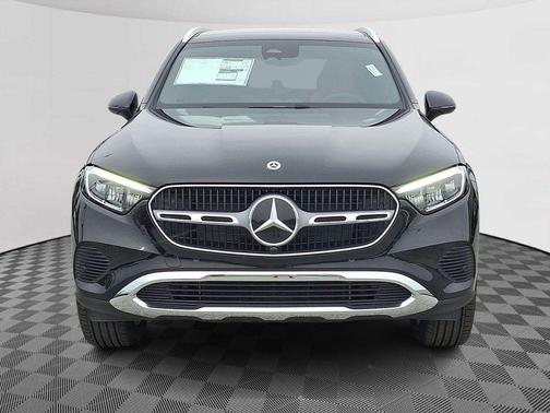 Obsidian Black Metallic 2026 Mercedes-Benz GLC 300 Base 4MATIC