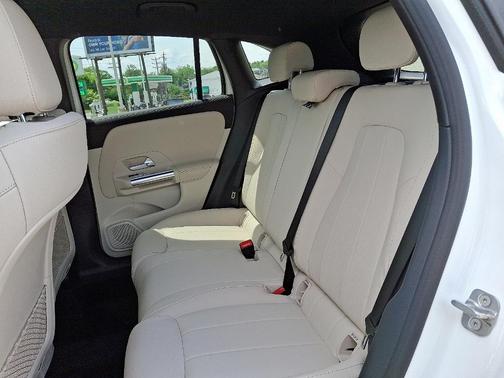 2025 Mercedes-Benz GLA 250 Base 4MATIC