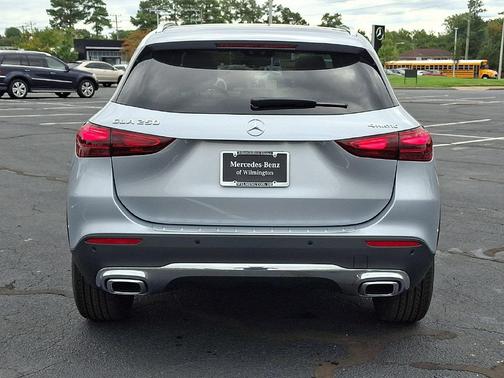 Cirrus Silver Metallic 2026 Mercedes-Benz GLA 250 Base 4MATIC