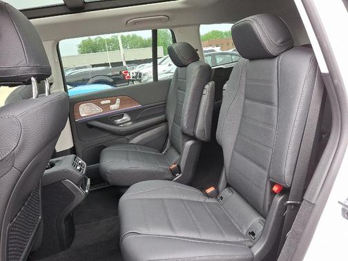 2025 Mercedes-Benz GLS 450 4MATIC