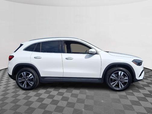 Polar White 2026 Mercedes-Benz GLA 250 Base 4MATIC