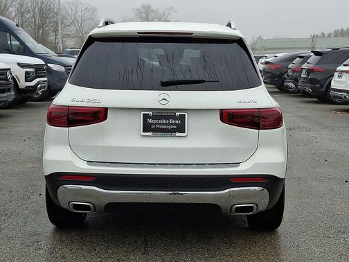 2026 Mercedes-Benz GLB 250 Base 4MATIC