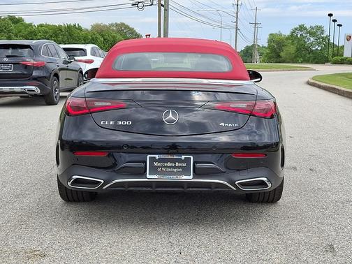 Obsidian Black Metallic 2026 Mercedes-Benz CLE 300 Base 4MATIC