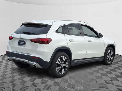 2025 Mercedes-Benz GLA 250 Base 4MATIC