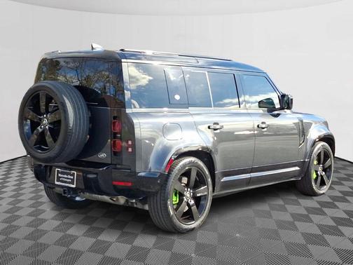 2023 Land Rover Defender 110 X-Dynamic SE