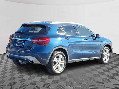 2020 Mercedes-Benz GLA 250 Base 4MATIC