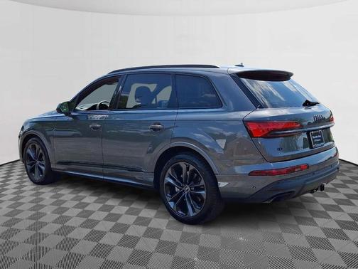 Samurai Gray Metallic 2025 Audi Q7 55 Prestige