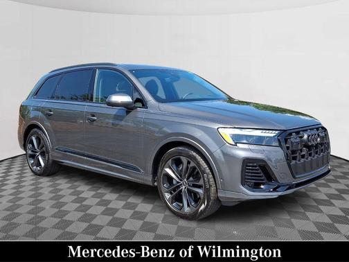 Samurai Gray Metallic 2025 Audi Q7 55 Prestige