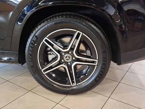 Obsidian Black 2026 Mercedes-Benz GLE 450 4MATIC