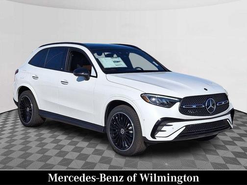 MANUFAKTUR Moonlight White Metallic 2026 Mercedes-Benz GLC 300 Base 4MATIC