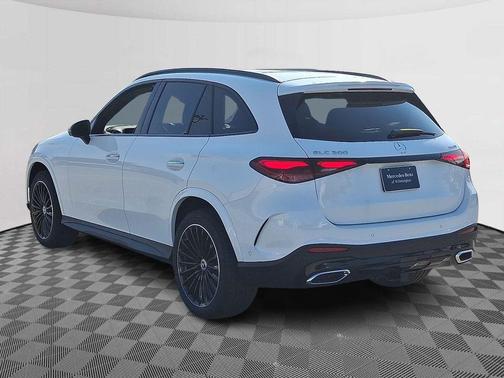MANUFAKTUR Moonlight White Metallic 2026 Mercedes-Benz GLC 300 Base 4MATIC
