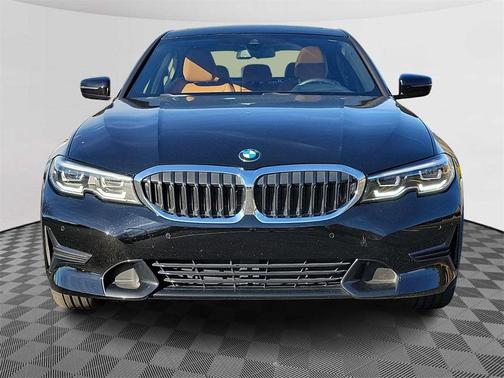 Photo 2 of 33 of 2019 BMW 330 i xDrive