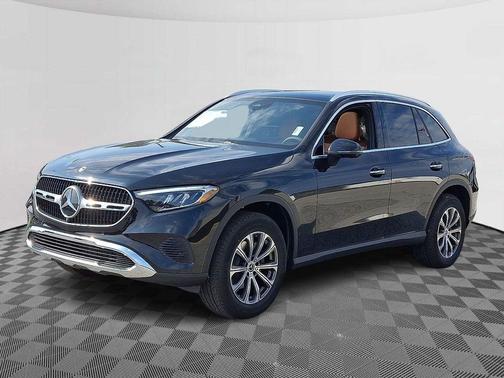 Obsidian Black Metallic 2026 Mercedes-Benz GLC 300 Base 4MATIC