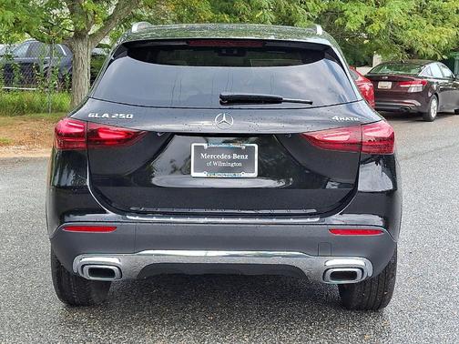 Midnight Black 2026 Mercedes-Benz GLA 250 Base 4MATIC