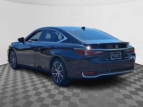 Caviar 2025 Lexus ES 300h Base