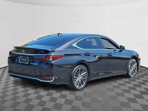Caviar 2025 Lexus ES 300h Base