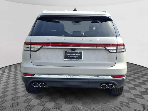 2022 Lincoln Aviator Standard AWD