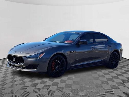 Grigio 2019 Maserati Ghibli S