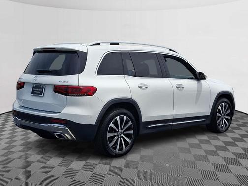 Polar White 2022 Mercedes-Benz GLB 250 Base 4MATIC
