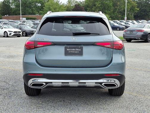 Verde 2026 Mercedes-Benz GLC 300 Base 4MATIC