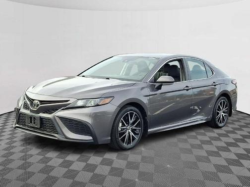 Predawn Gray Mica 2024 Toyota Camry SE