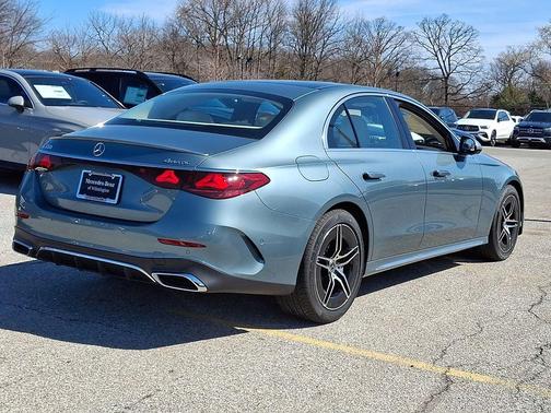 Verde 2026 Mercedes-Benz E-Class E 350 4MATIC