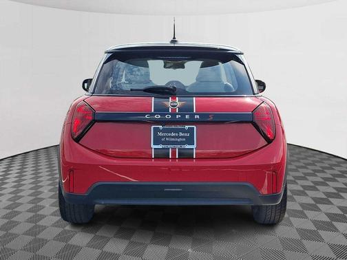 Chili Pepper Red 2025 MINI Hardtop