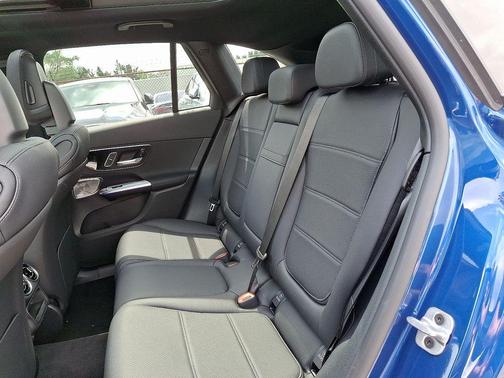 2025 Mercedes-Benz GLC 300 Base 4MATIC