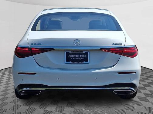MANUFAKTUR Moonlight White Metallic 2024 Mercedes-Benz S-Class S 580 4MATIC