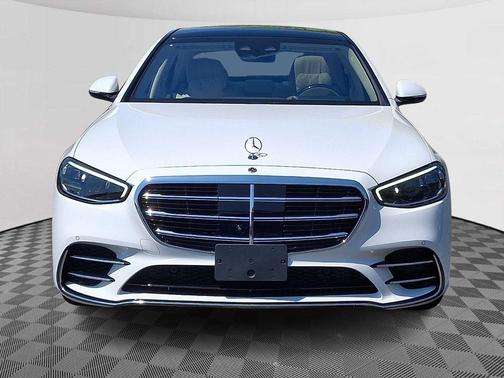 MANUFAKTUR Moonlight White Metallic 2024 Mercedes-Benz S-Class S 580 4MATIC